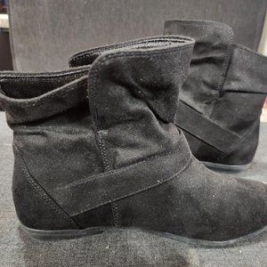 Women's black boots sz10